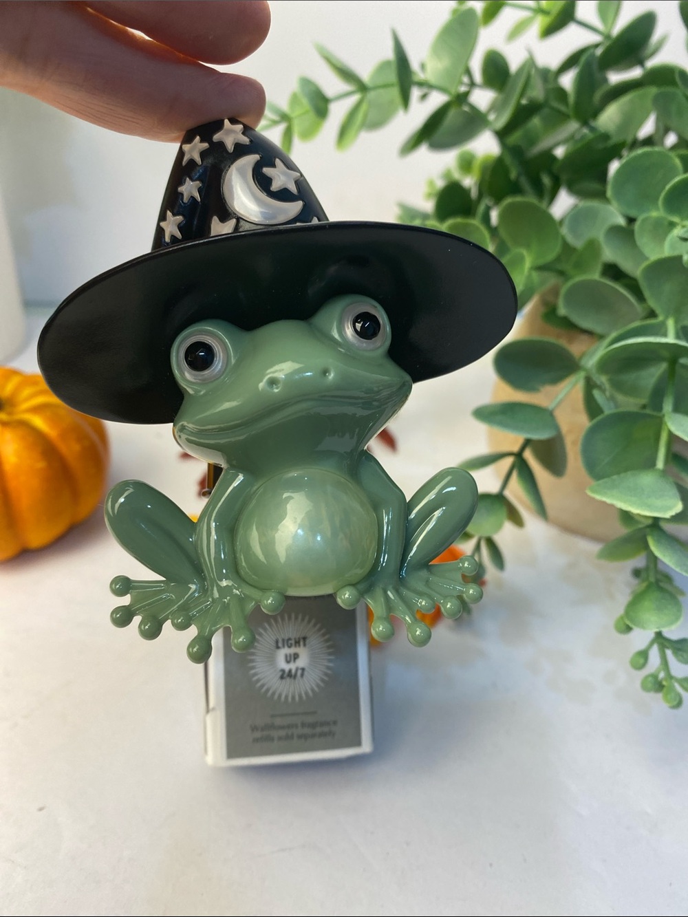 Bath & Body Works Halloween Magical Frog Nightlight Wallflower Plug